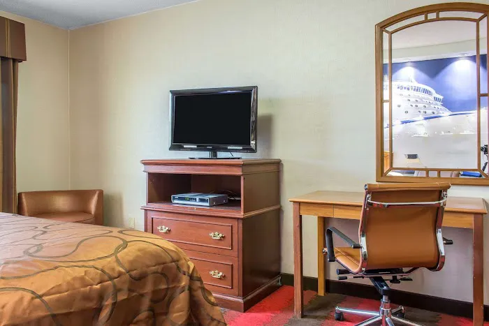 Rodeway Inn Capri 4