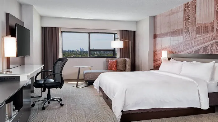 Teaneck Marriott at Glenpointe 4