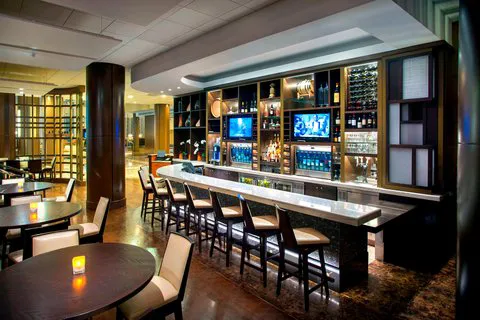 Teaneck Marriott at Glenpointe 4