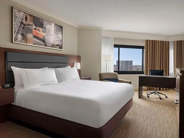 DoubleTree by Hilton Hotel Fort Lee - George Washington Bridge 3