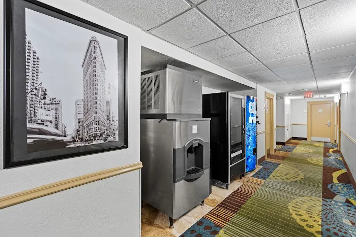 Executive Inn - Fort Lee 4