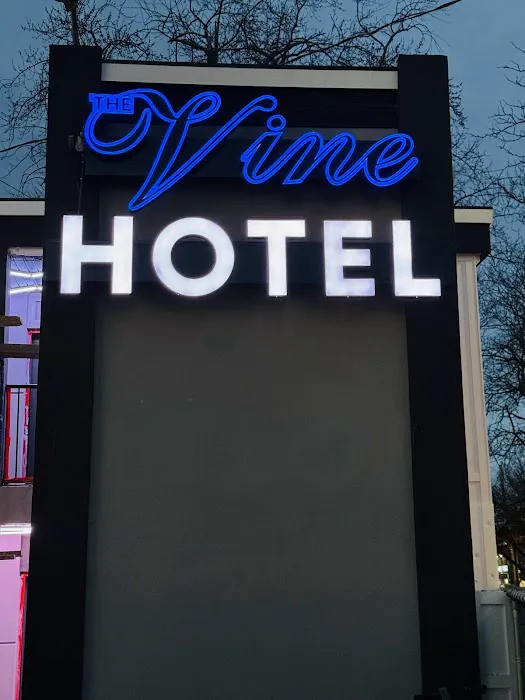 THE VINE HOTEL BRONX 4