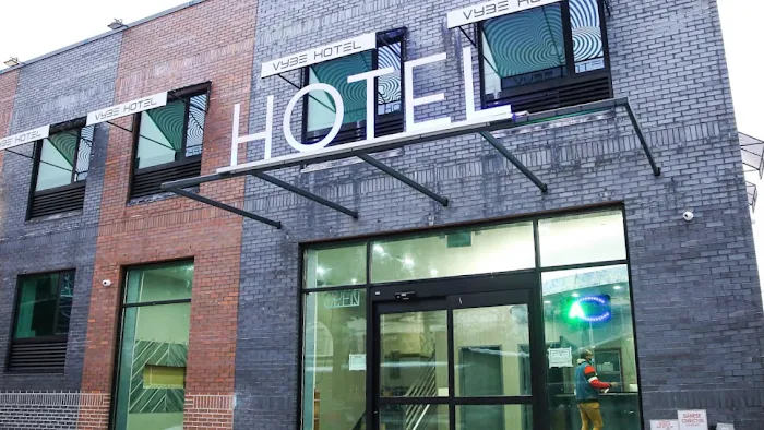 Vybe Hotel Bronx 4