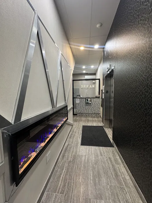 Dream Hotel Bronx 5