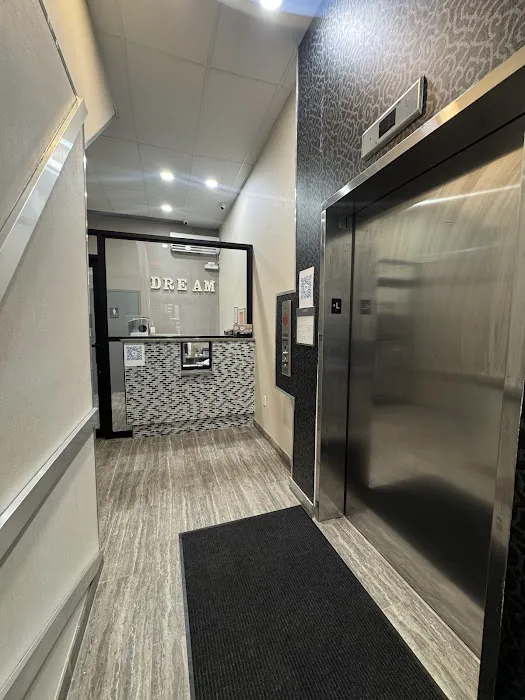 Dream Hotel Bronx 5