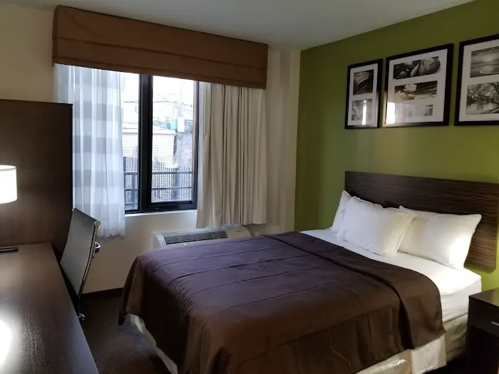 Hillside Hotel Queens 4