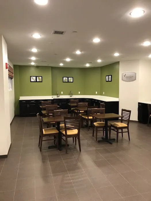 Hillside Hotel Queens 4