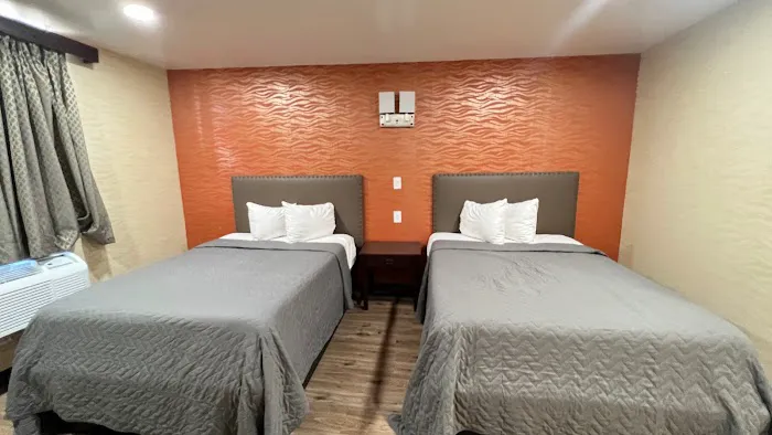 Van Wyck Motor Inn 4