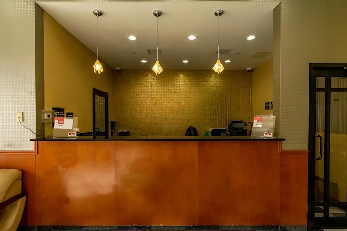 Airport Plaza Hotel JFK Airport 4