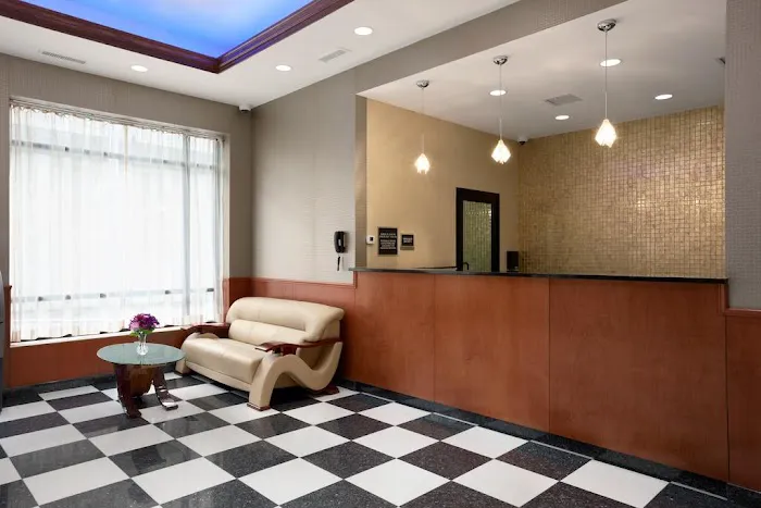 Airport Plaza Hotel JFK Airport 4