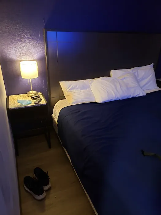 BLUE BIRD INN 4
