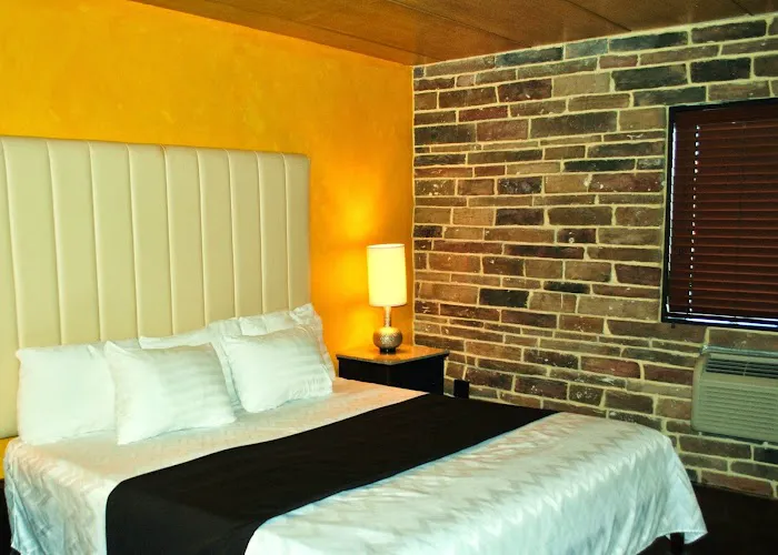Surfside 3 Motel 4