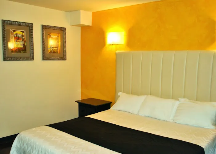 Surfside 3 Motel 4
