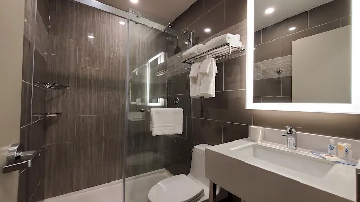 Comfort Inn JFK Airport 4