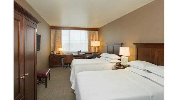 Gate Hotel JFK Airport 4