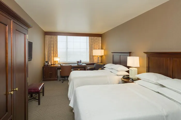 Gate Hotel JFK Airport 4