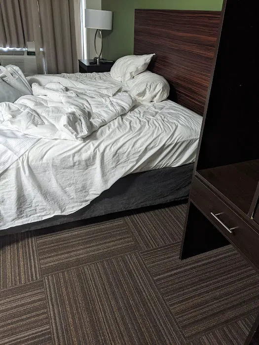 Van Wyck Hotel & Suites 4