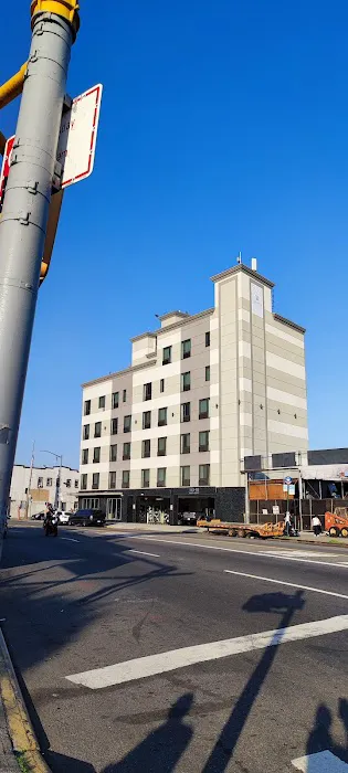 Van Wyck Hotel & Suites 4