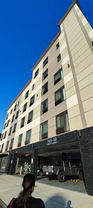 Van Wyck Hotel & Suites 4