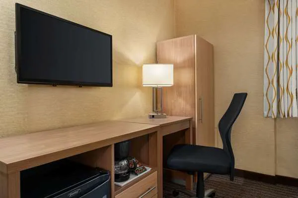 Days Inn by Wyndham Brooklyn 1