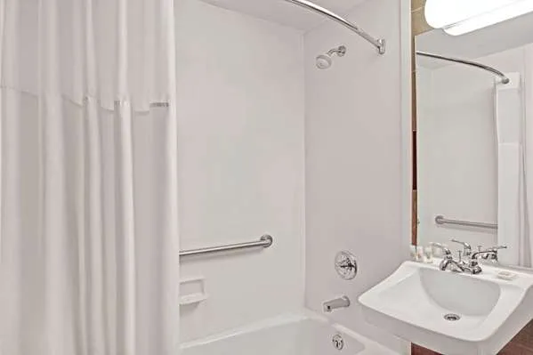 Days Inn by Wyndham Brooklyn 1