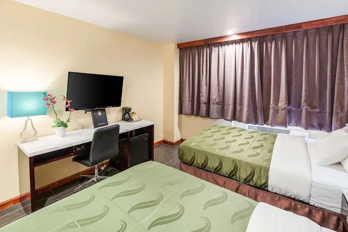 Quality Inn near Sunset Park 4