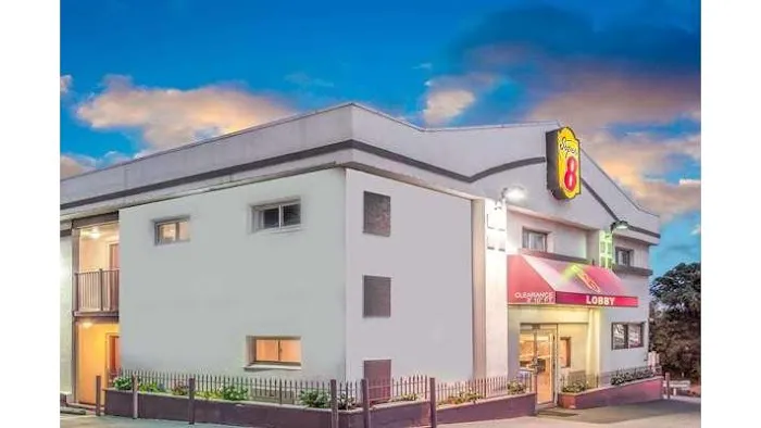 Super 8 by Wyndham North Bergen NJ/NYC Area 4