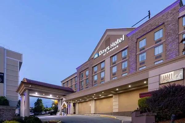 Days Hotel by Wyndham North Bergen /NYC Area 4