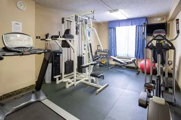 Days Hotel by Wyndham North Bergen /NYC Area 4