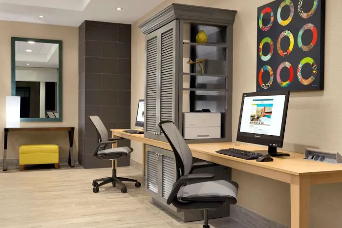 Home2 Suites By Hilton Hasbrouck Heights 4