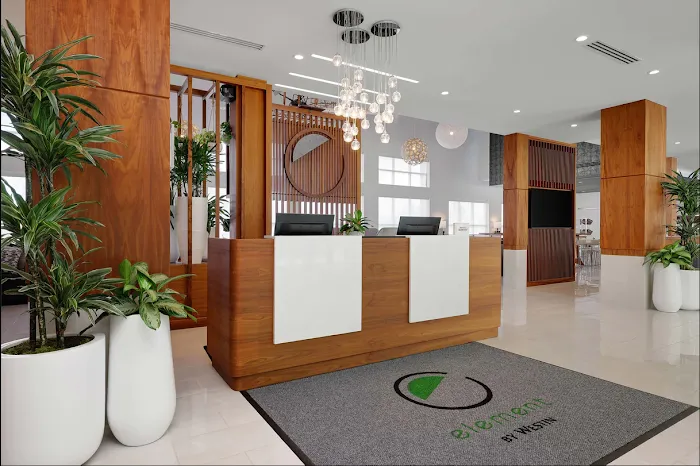 Element New York Wood-Ridge 4