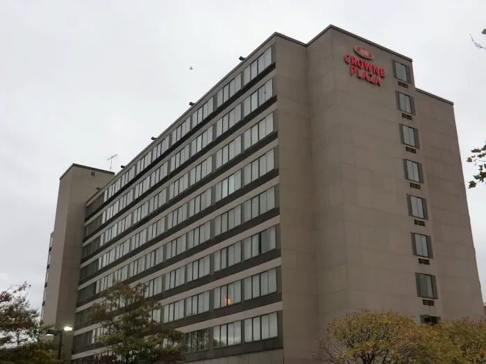 Crowne Plaza Englewood by IHG 4