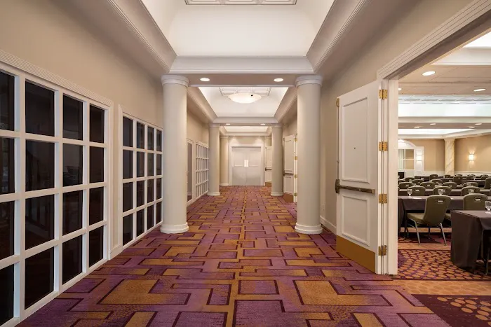 Crowne Plaza Englewood by IHG 4