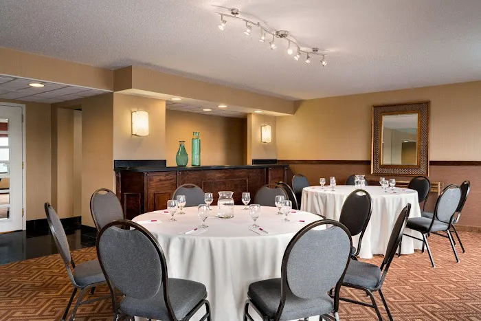 Crowne Plaza Englewood by IHG 4
