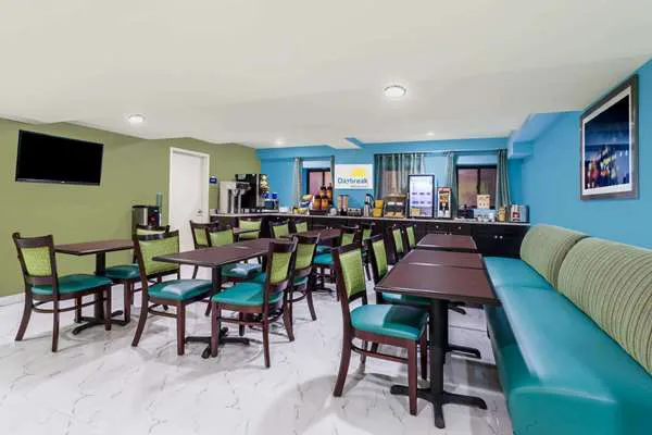 Days Inn & Suites by Wyndham Jamaica JFK Airport 4