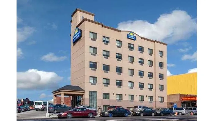 Days Inn & Suites by Wyndham Jamaica JFK Airport 4