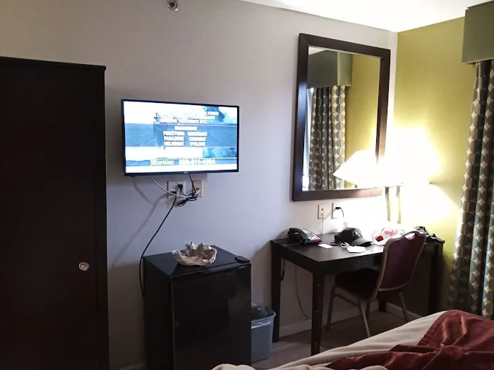 Hillcrest Hotel Near JFK Air Train 4