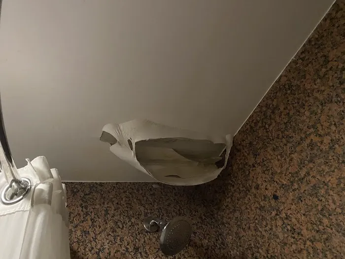 Hillcrest Hotel Near JFK Air Train 4