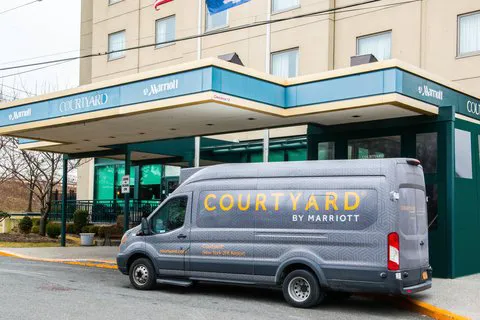 Courtyard New York JFK Airport 4