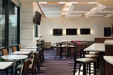 Courtyard New York JFK Airport 4