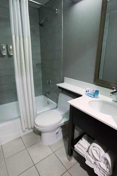 Best Western JFK Airport Hotel 4