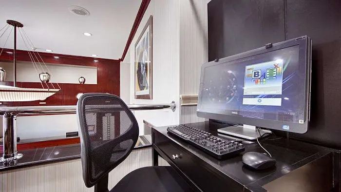 Best Western JFK Airport Hotel 4