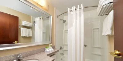 Holiday Inn Express New York Jfk Airport Area, an IHG Hotel