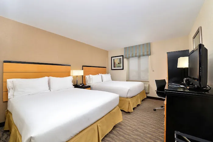 Holiday Inn Express New York Jfk Airport Area, an IHG Hotel 4