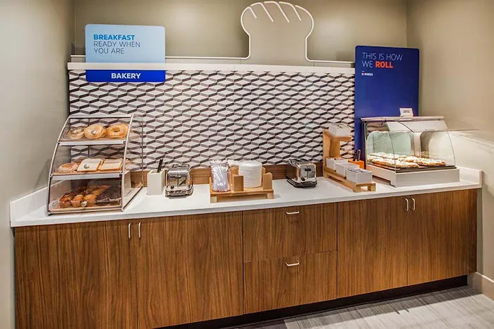Holiday Inn Express New York Jfk Airport Area, an IHG Hotel 4