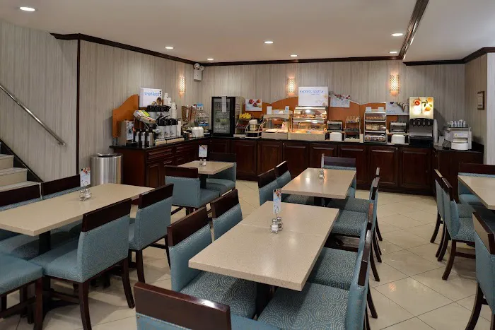 Holiday Inn Express New York Jfk Airport Area, an IHG Hotel 4