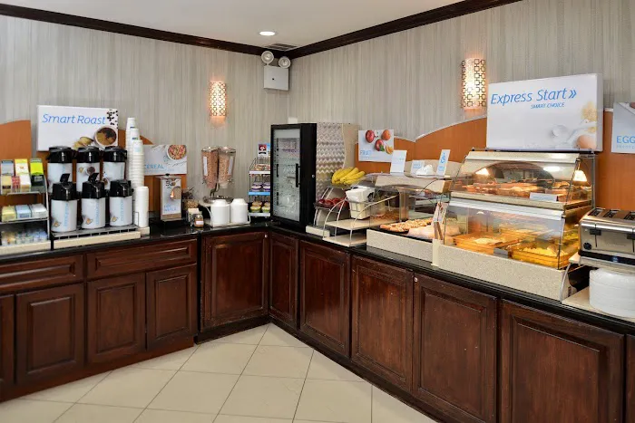 Holiday Inn Express New York Jfk Airport Area, an IHG Hotel 4