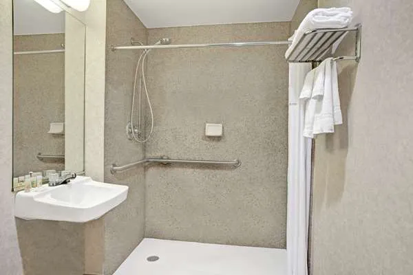 Days Inn by Wyndham Jamaica / JFK Airport 4