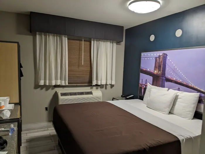 Rodeway Inn Near JFK Airport 4