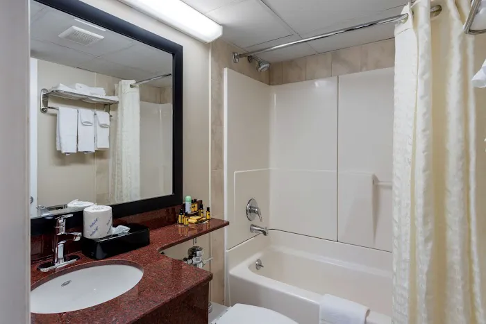 Best Western Plus Brooklyn Bay Hotel 4
